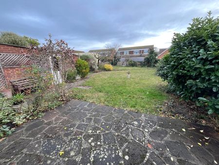 Waterford Road, Shoeburyness, Southend-On-Sea, Essex, SS3 9HH - Photo 4