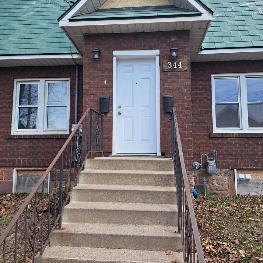 For Lease - 344 Wellington Street, Sault Ste Marie, Ontario - Photo 1
