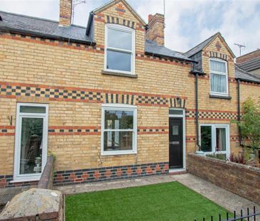2 bedroom terraced house to rent - Photo 1