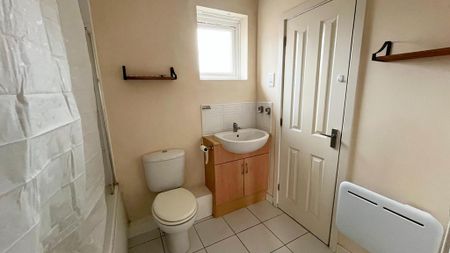 2 bedroom maisonette to rent - Photo 5