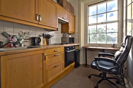 1 Bed Flat, Clapham Common South Side, SW4 - Photo 4
