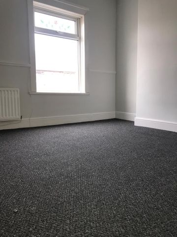 4 bedroom terraced house to rent - Photo 2