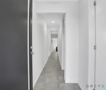 52 Tower Street, Thornhill Park, Vic 3335 - Photo 2