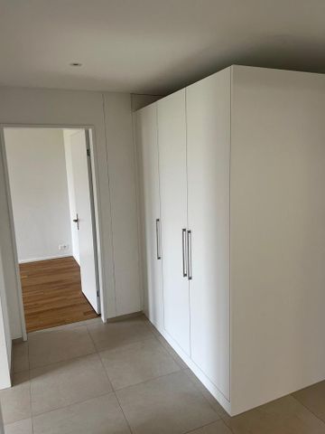 <h1 class="md:text-xl md:leading-6 mt-4 md:mt-10 lg:mb-6 mb-3 text-primary-500 font-semibold text-base leading-5"> Wohnung in Unterföhring </h1> - Photo 3