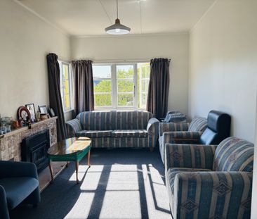 Sunny 3 Bedroom House - Photo 6