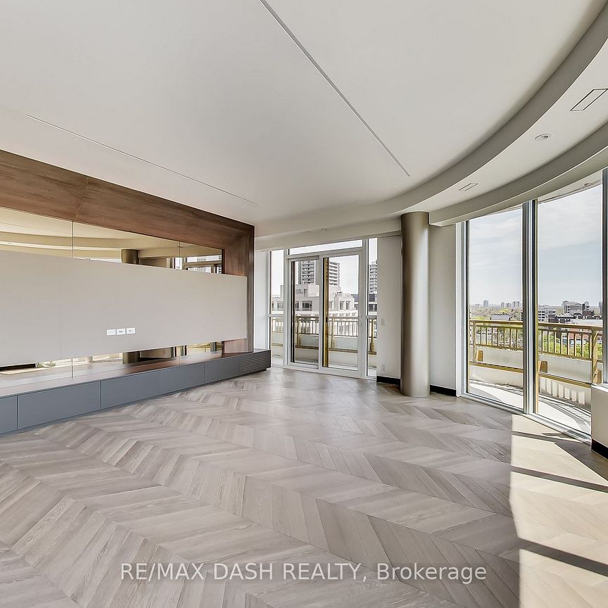 Yorkville's Finest: Unmatched Sky Penthouse, 2665 sqft, 10' Ceilings, Chef's Kitchen, Private Rooftop Terrace. Luxury Living at Its Peak! - Photo 1