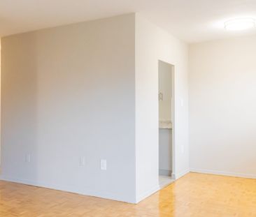 1061 Seneca Ave - Photo 6