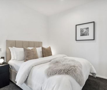 NYC Style 1 Bedroom Apartment - Pet Friendly - Photo 5