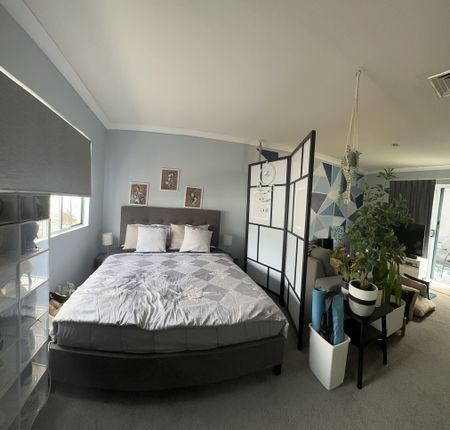 Runaway Bay - Photo 2