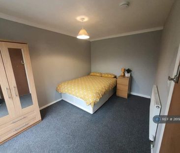 1 bedroom in a house share to rent - Photo 3