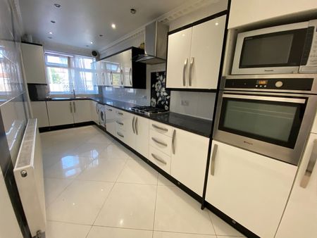 1 Bed Detached House, Fleetwood Road, NW10 - Photo 2