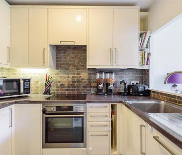 2 bedroom apartment to rent - Photo 6