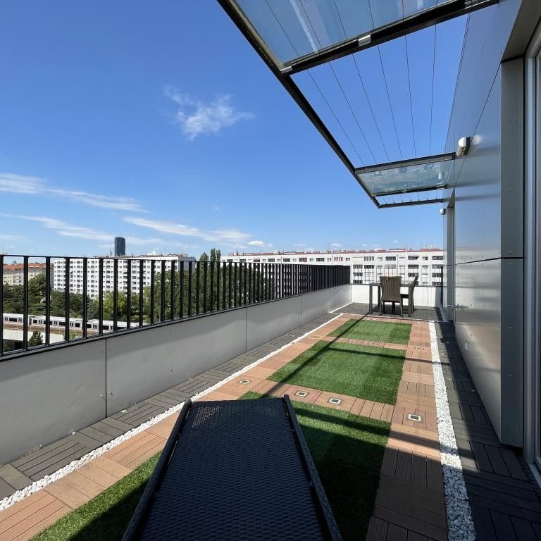 Ready-to-move-in!!! Voll-möblierte DG-Wohnung (2 Bäder, 2 WCs) mit 25m² Terrasse!!! ABENDSONNE!!! - Foto 1