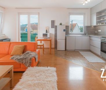 NA PRENÁJOM | Tehlový 2 izbový byt (64m2) s balkónom a parkovacím m... - Photo 2