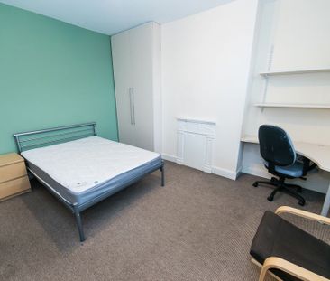 Brudenell View, Hyde Park, Leeds - Photo 6