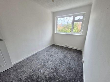 3 bedroom terraced house to rent - Photo 4