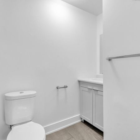 371 Yonge Kingston - Photo 3