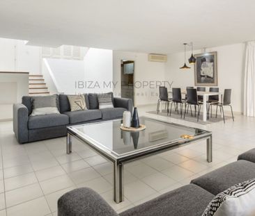 4 bedroom luxury Semidetached House for rent in Santa Eulària des R... - Photo 2