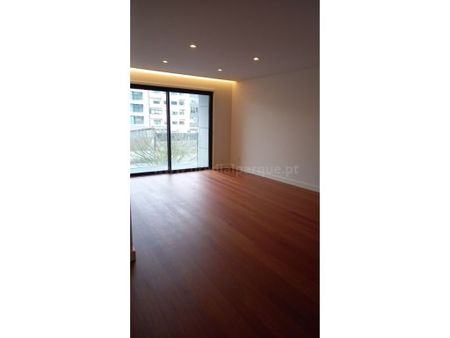 3 room luxury Apartment for rent in Matosinhos-Sul (Matosinhos), Matosinhos, Distrito do Porto - Photo 3