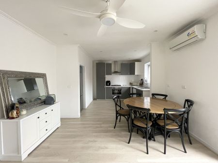 Charming, Spacious 2bed Home ! - Photo 5