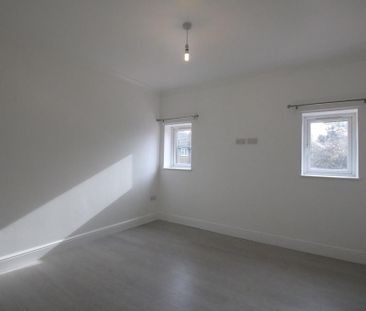 5 bedroom semi-detached house to rent - Photo 4