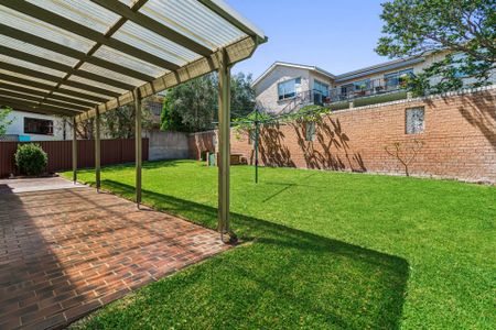 Abundant Family Home in Prime Location - Photo 5