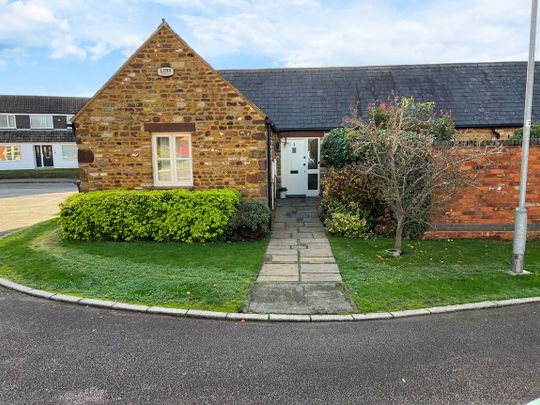 Pear Tree Farm Close, Little Harrowden, NN9 5AX - Photo 1