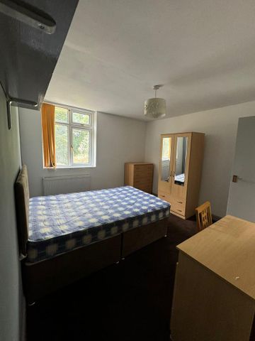 9 bedroom semi-detached house to rent - Photo 4