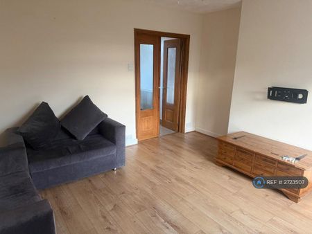 3 bedroom end of terrace house to rent - Photo 2