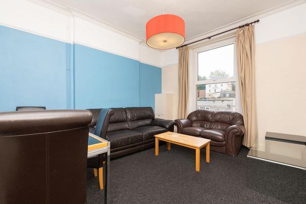 5 bedroom flat to rent - Photo 1