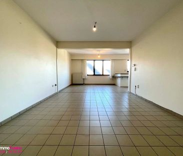 Mooi 2-slaapkamer appartement met terras in het centrum! - Foto 1