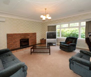 Three bedroom in Roslyn - Photo 4