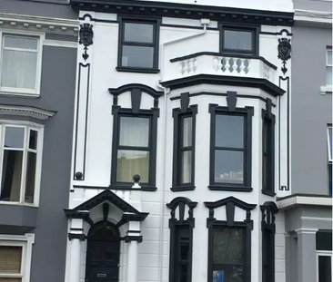 8 bedroom terraced house to rent - Photo 1