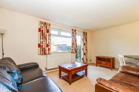 2 bed Ground Floor Maisonette for Rent - Photo 2