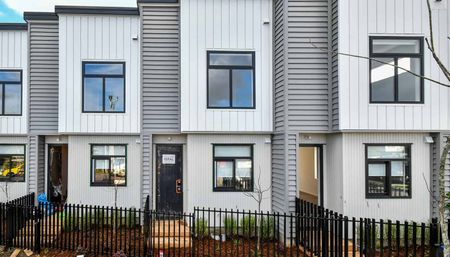 Modern 2 Bedroom - Photo 5