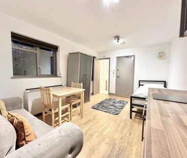 Studio to rent - Photo 3