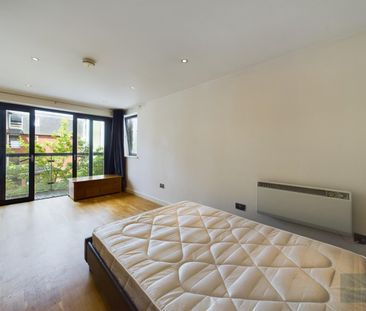 Charles Cross Apartments, 22 Constantine Street, Plymouth, Devon, PL4 - Photo 4