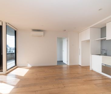 Unblocked view to Box Hill Garden - Photo 6