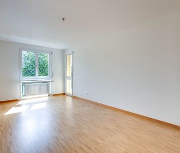 Moderne 4.5-Z'Maisonette-Wohnung in Reinach - Photo 2