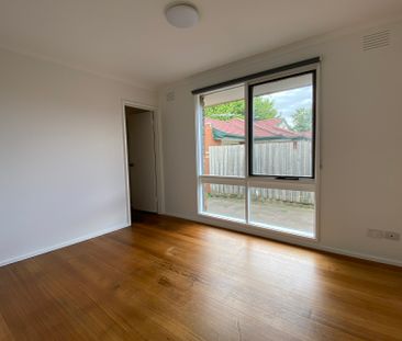 Welcome to 16 Eastern Street, a beautifully renovated family home. - Photo 2