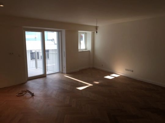 TOP-DACHGESCHOSS-WOHNUNG -- 4 ZIMMER -- BALKON/KLIMA/GARAGE -- NÄHE CITY/PRATER -- WG-TAUGLICH! - Photo 1