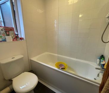 2 bedroom end of terrace house to rent - Photo 5