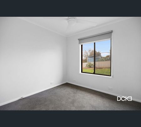 11 Howell Crescent, Kangaroo Flat, Vic 3555 - Photo 4