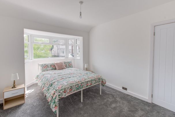 3 bed semi-detached house to rent in Farren Road, Birmingham, B31 - Photo 1