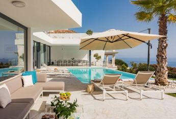 Luxury Villa for rent in Marbella Del Este, Andalusia