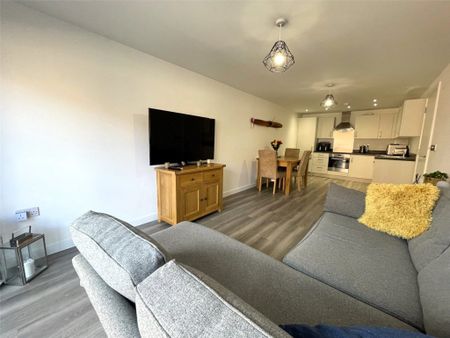 1 Bedroom Flat / Apartment - Station Road, Hook - Photo 5