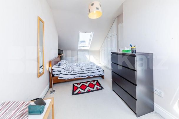 Gorgeous and bright 2 double bedroom 2 bathroom split over two floors - Photo 1