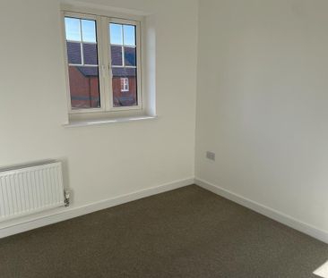 2 bedroom end of terrace house to rent - Photo 3