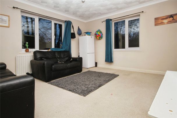 Dagnall Park, London, SE25 5EG - Photo 1