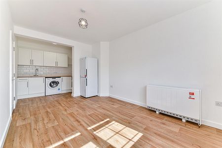 To Let 1 Bed Apartment - Photo 4